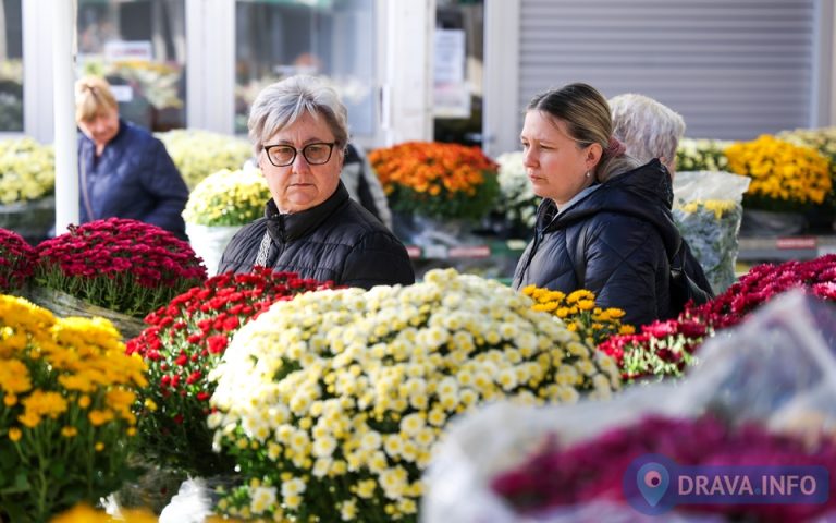 [FOTO] ISTRAŽILI SMO Evo koliko će vas koštati lampaš, multiflora i aranžman. Usporedili smo cijene po gradu