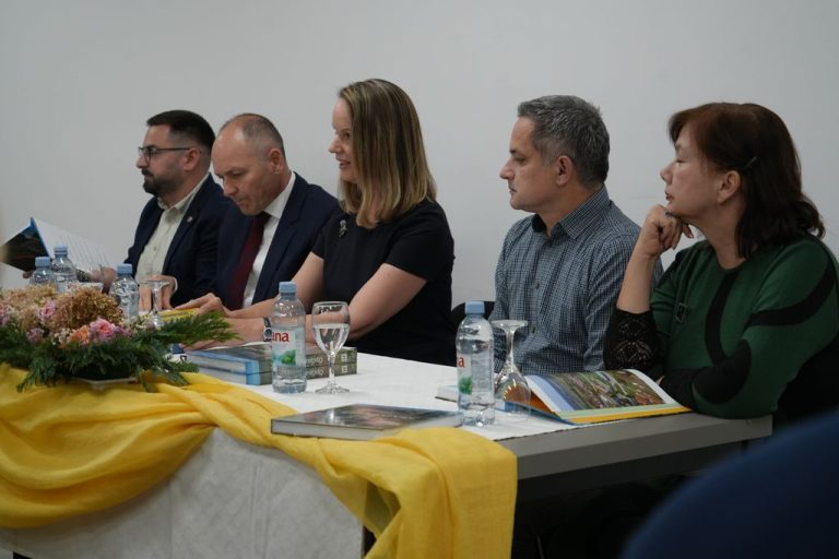 FOTO Promocija monografije u Đelekovcu okupila brojne mještane i autore