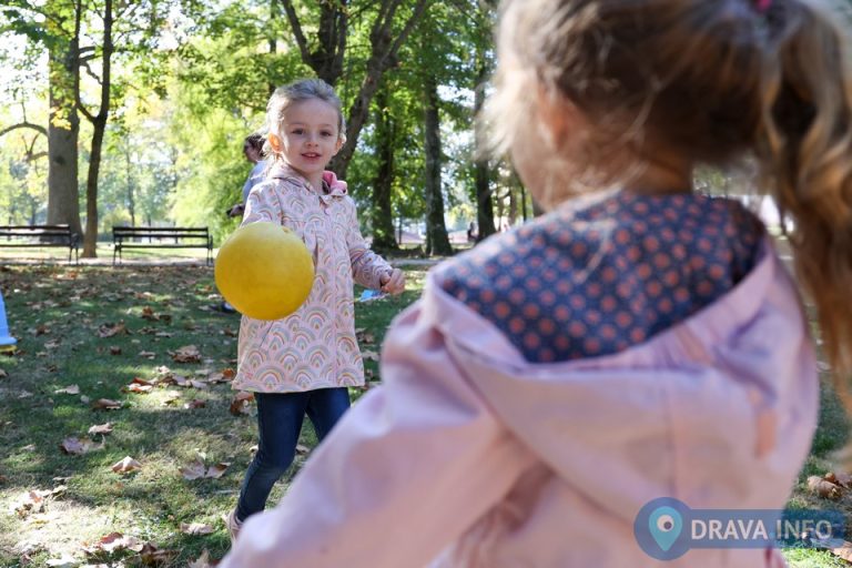 FOTO Djeca ispunila koprivnički park, gradonačelnik Jakšić: ‘Djeca su budućnost Koprivnice i sve ono što radimo uvijek gledamo kroz to kako da bude dobro za njih’