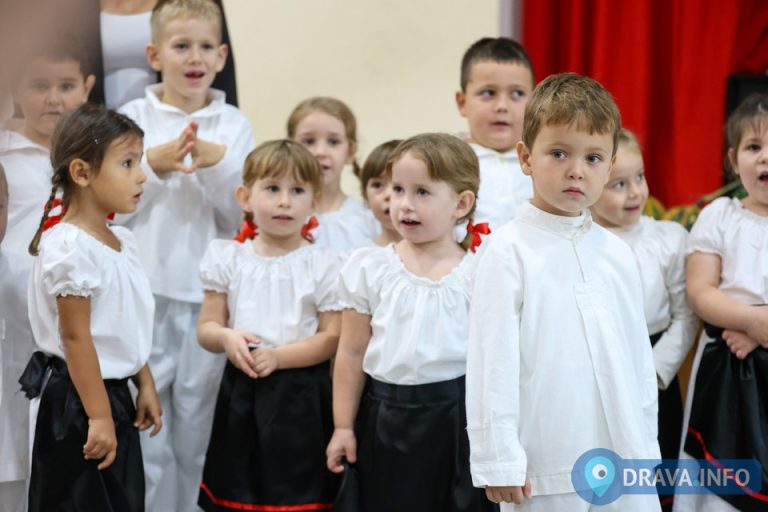 FOTO Sarma, pita i kesteni, u Koprivničkim Bregima se gušta, a navečer stižu Mejaši