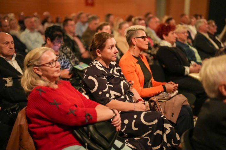 Koncert napunio Dom mladih, za Društvo multiple skleroze prikupljeno 716 eura